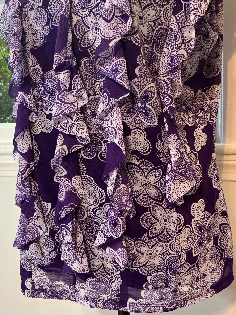 Elle Purple Ruffled VNeck Short Flutter Sleeve Blouse Size Large - Picture 3 of 12